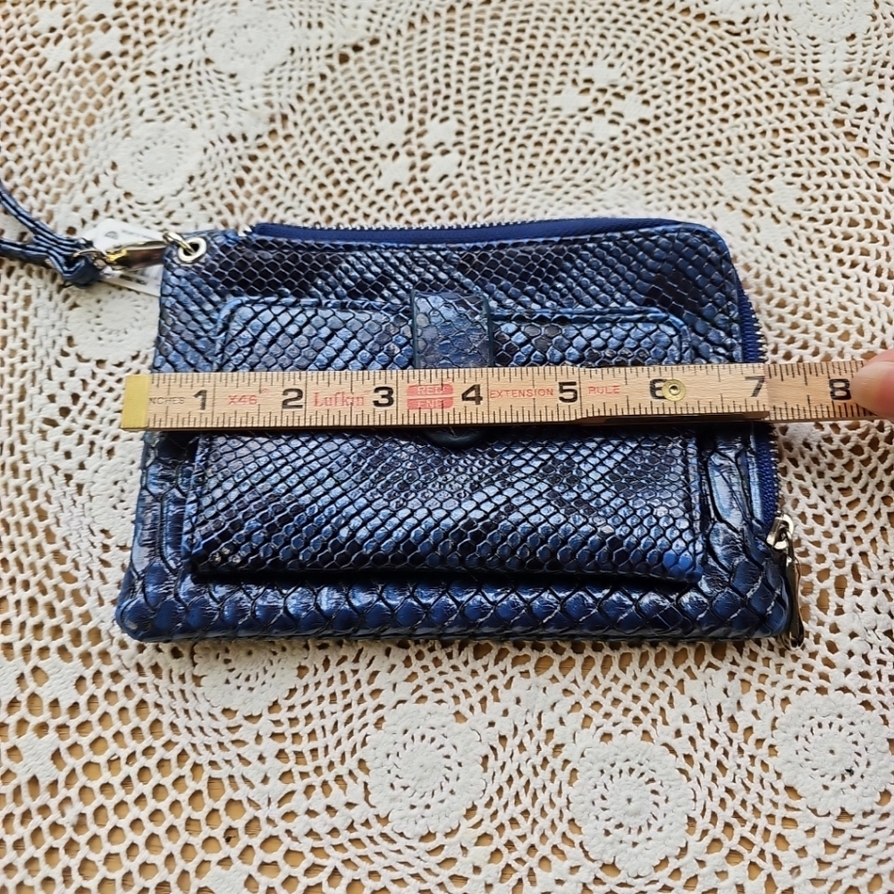 Metropolitan Mobility Wristlet Blue color - Picture 16 of 16